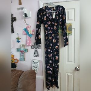 Francesca’s Miami Women’s Navy Floral Print V-Neck Short Sleeve Pant Romper S